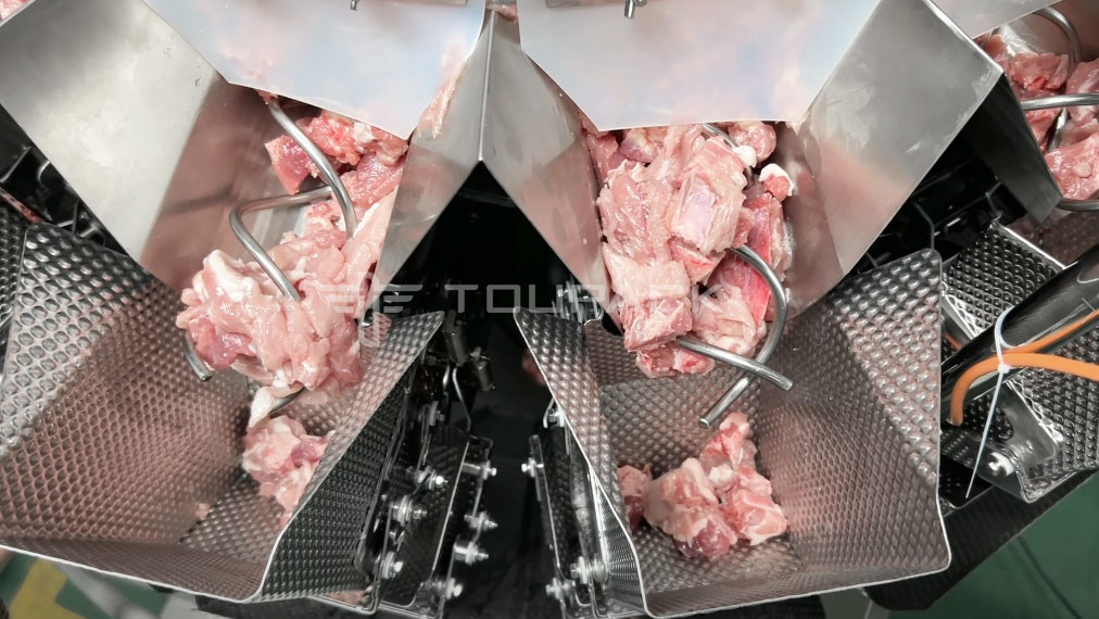 Dondurulmuş Et Taze Çiğ Domuz Kırpıkları Kaburgalar Çoklu Başlı Ağırlıklı Paketleme Makinesi Vuruşla Besleme