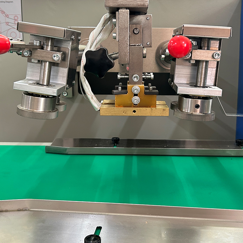 Multifunctional Automatic Horizontal Candy Food Bread Chocolate Plastic Bag Flow Pillow Flowpack Packing Machine